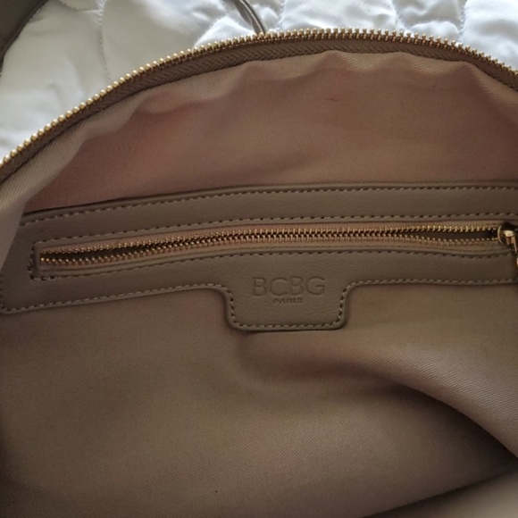 BCBG Paris Grey Crossbody Bag - Picture 5 of 5